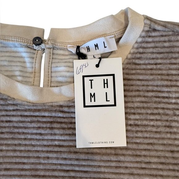 NWT THML Taupe Velvet Ribbed Top With Metallic Pleated Flutter Sleeve - Picture 5 of 7